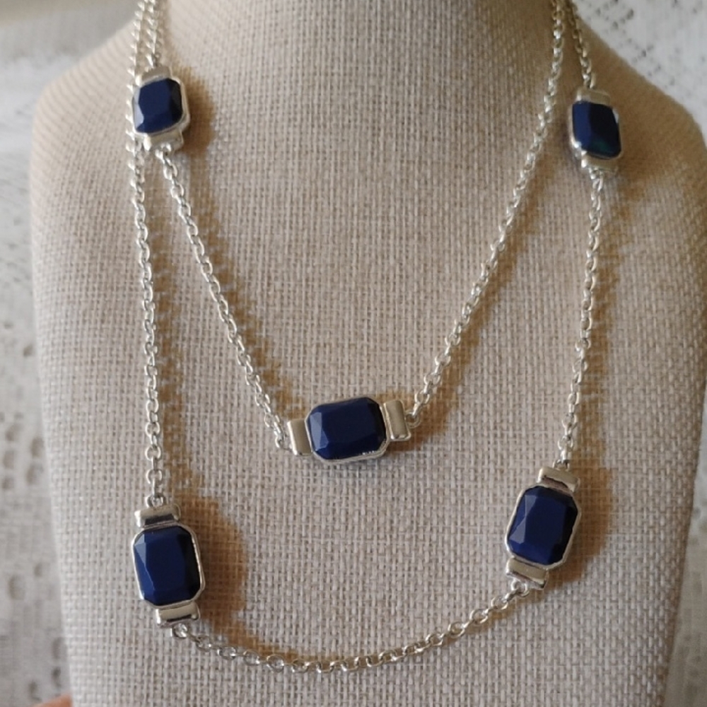 Liz Clairborne Long Dainty Chain Navy Blue Lucite Material Neklace